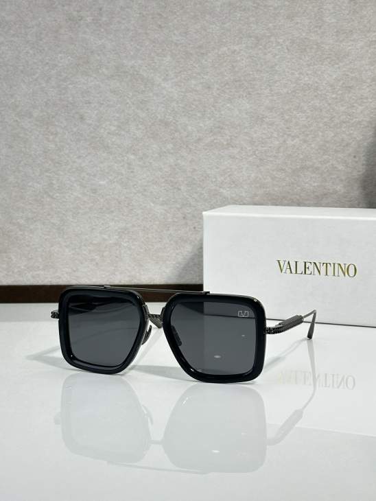 Picture of Valentino Sunglasses _SKUfw77894897fw